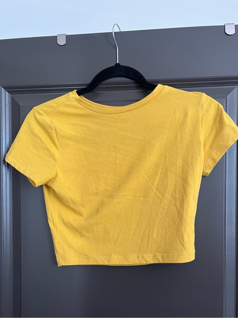 Wild Fable women’s yellow short sleeve crop top size Small